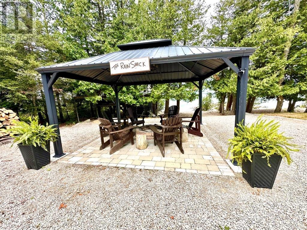 












190 McQuarrie Road

,
Kagawong, Manitoulin Island,




Ontario
P0P1J0

