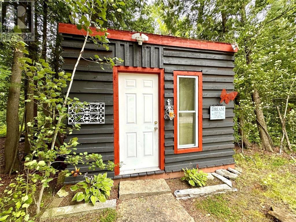 












190 McQuarrie Road

,
Kagawong, Manitoulin Island,




Ontario
P0P1J0

