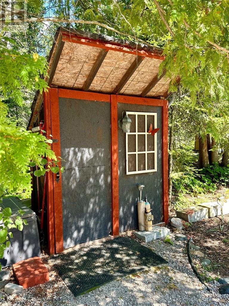 












190 McQuarrie Road

,
Kagawong, Manitoulin Island,




Ontario
P0P1J0


