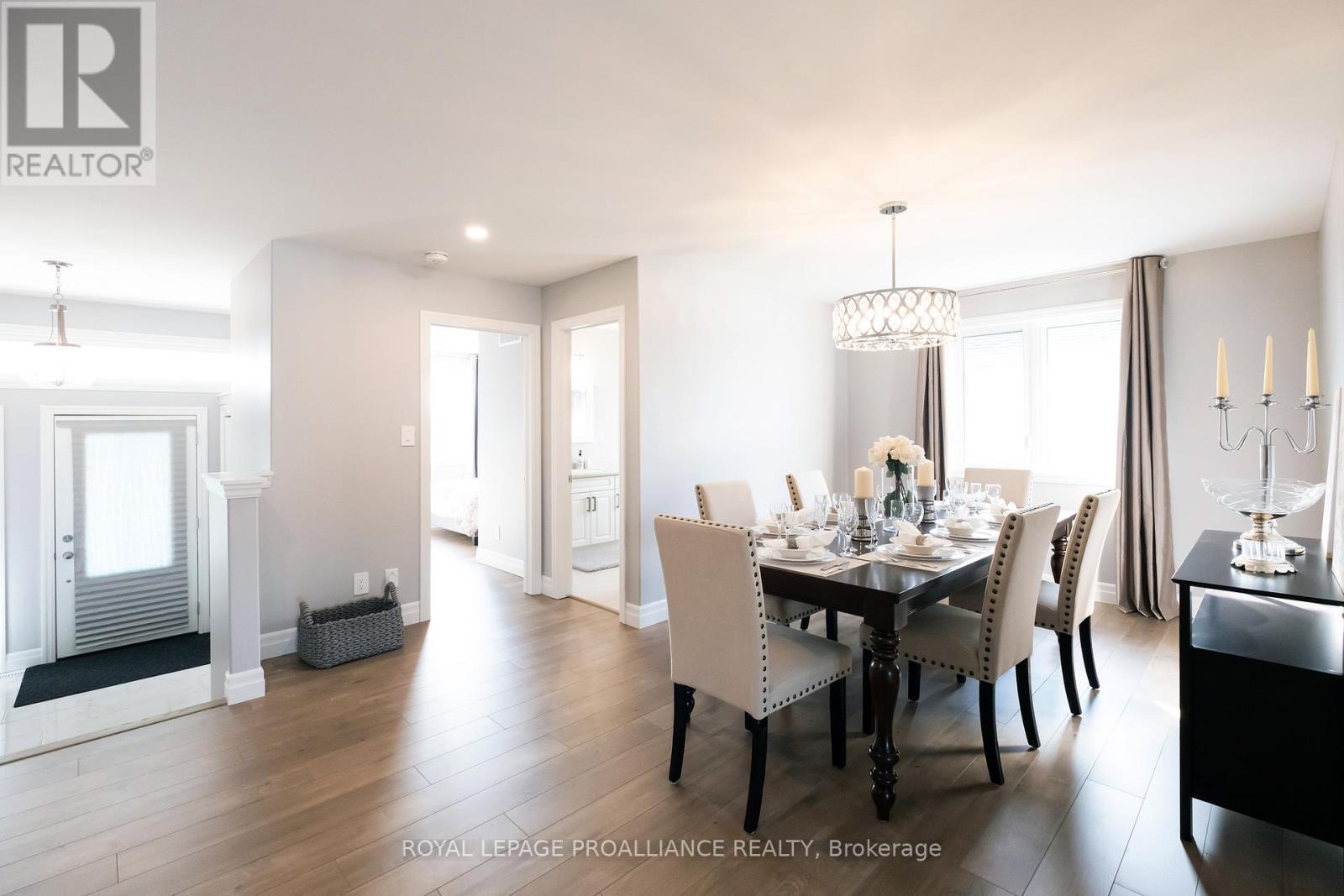 












43 CATTAIL CRESCENT

,
Quinte West (Murray Ward),




Ontario
K8V0J3

