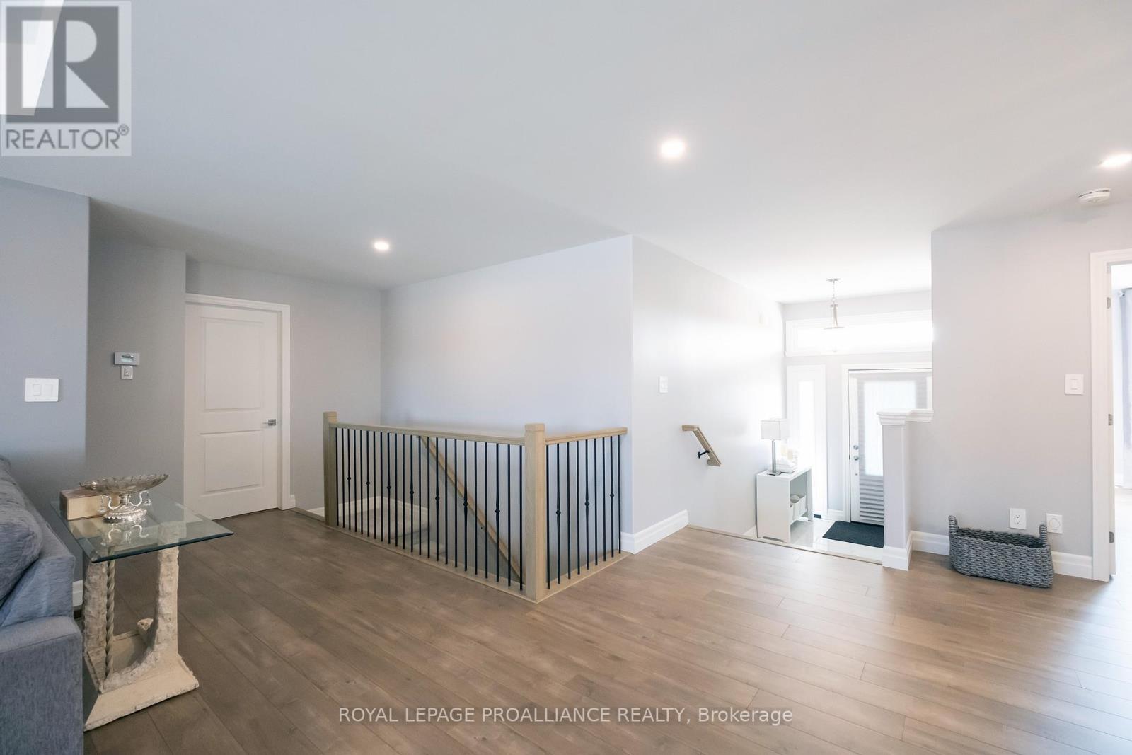 












43 CATTAIL CRESCENT

,
Quinte West (Murray Ward),




Ontario
K8V0J3

