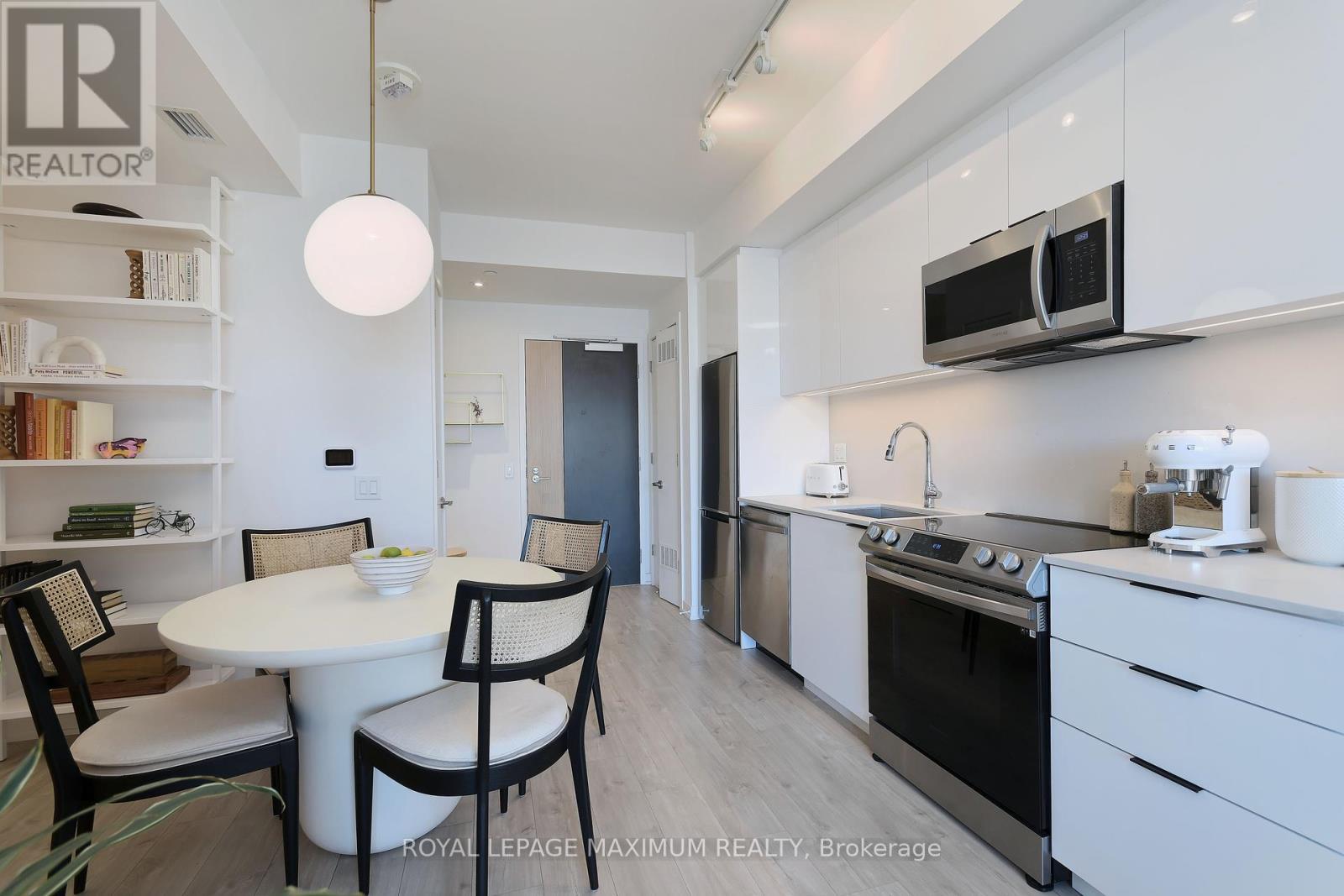 












1713 - 50 POWER STREET

,
Toronto,




Ontario
M5A0V3

