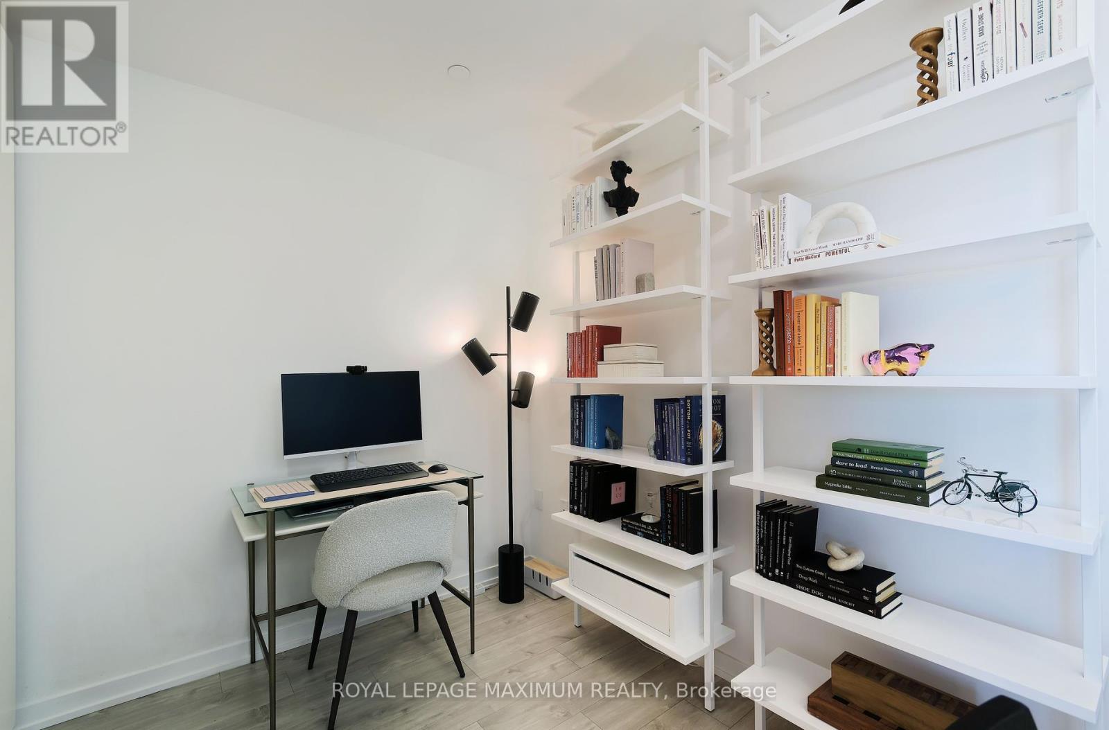












1713 - 50 POWER STREET

,
Toronto,




Ontario
M5A0V3

