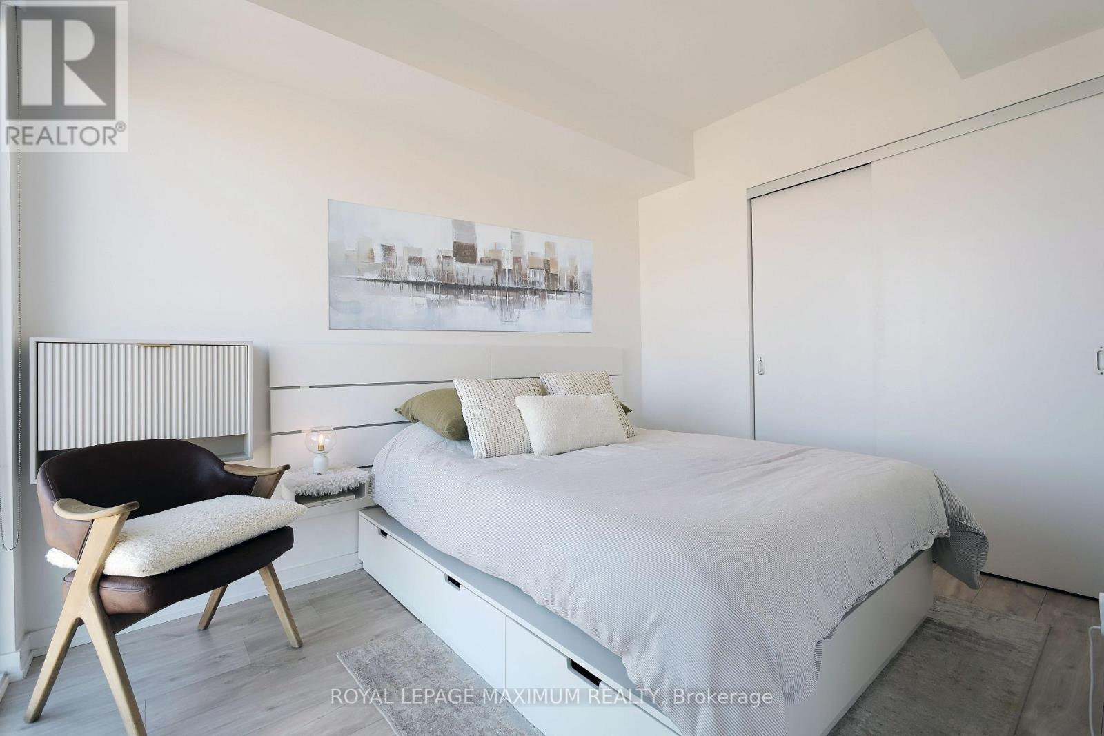 












1713 - 50 POWER STREET

,
Toronto,




Ontario
M5A0V3

