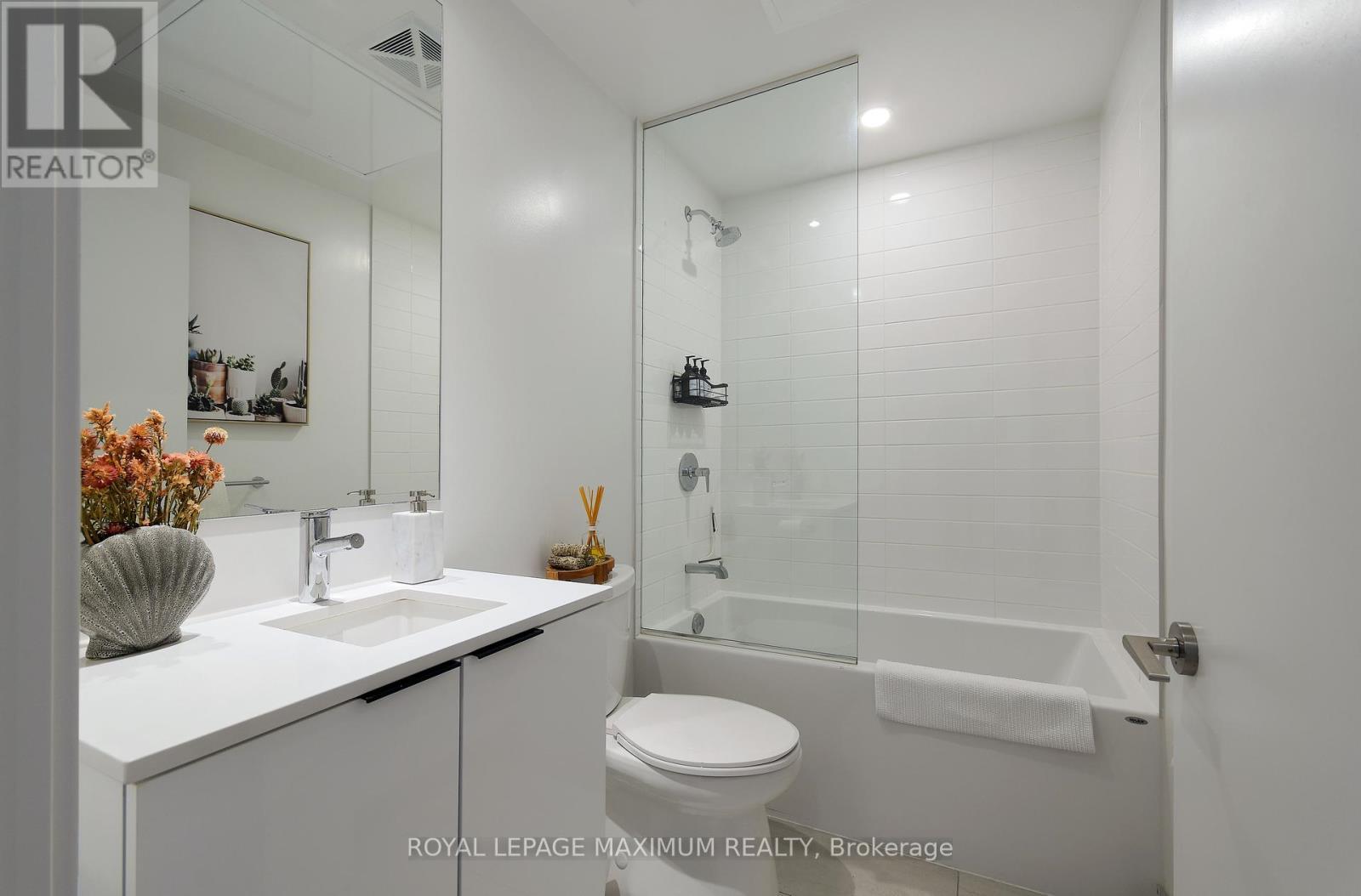 












1713 - 50 POWER STREET

,
Toronto,




Ontario
M5A0V3

