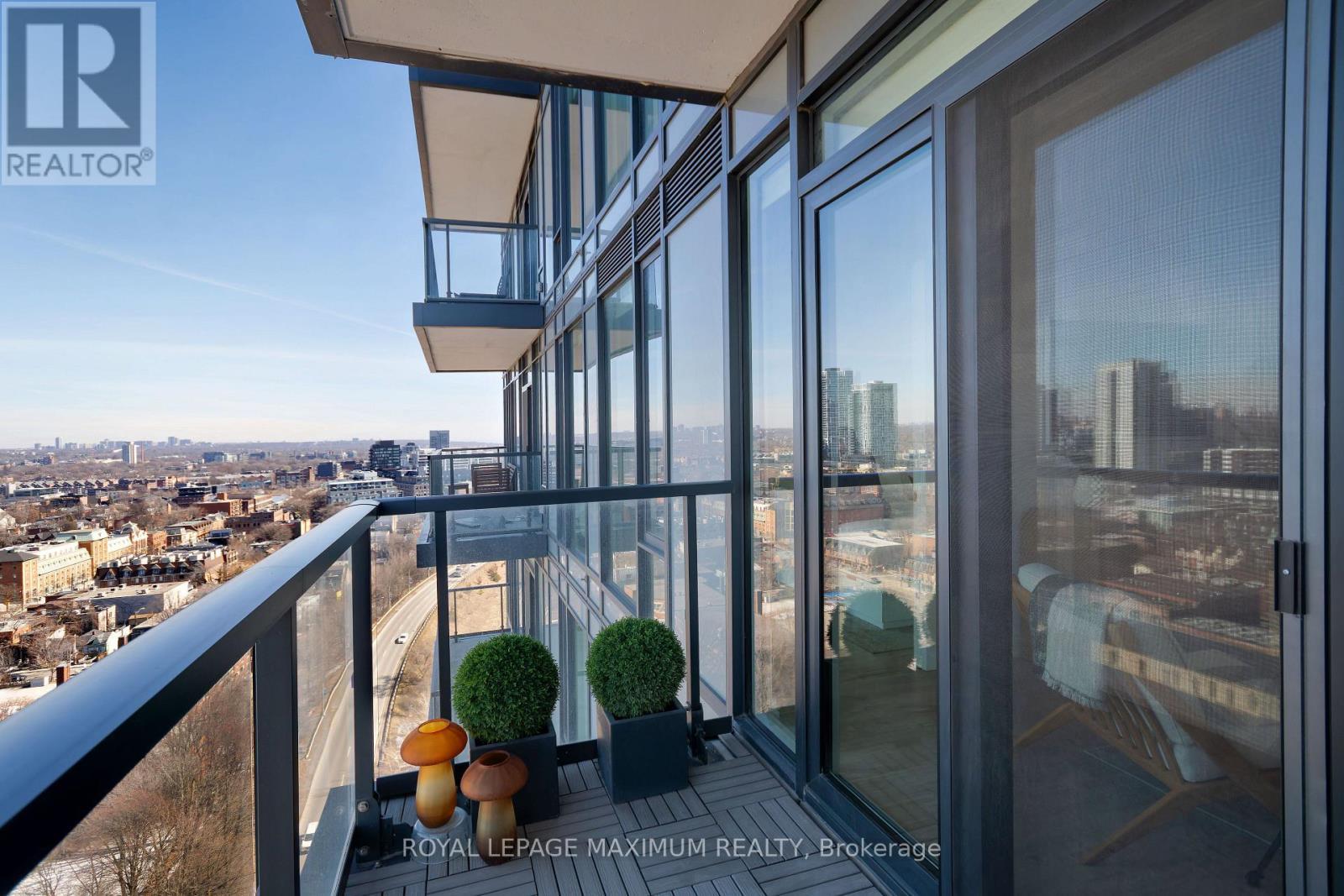 












1713 - 50 POWER STREET

,
Toronto,




Ontario
M5A0V3

