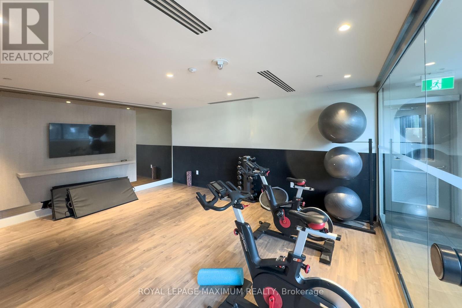 












1713 - 50 POWER STREET

,
Toronto,




Ontario
M5A0V3

