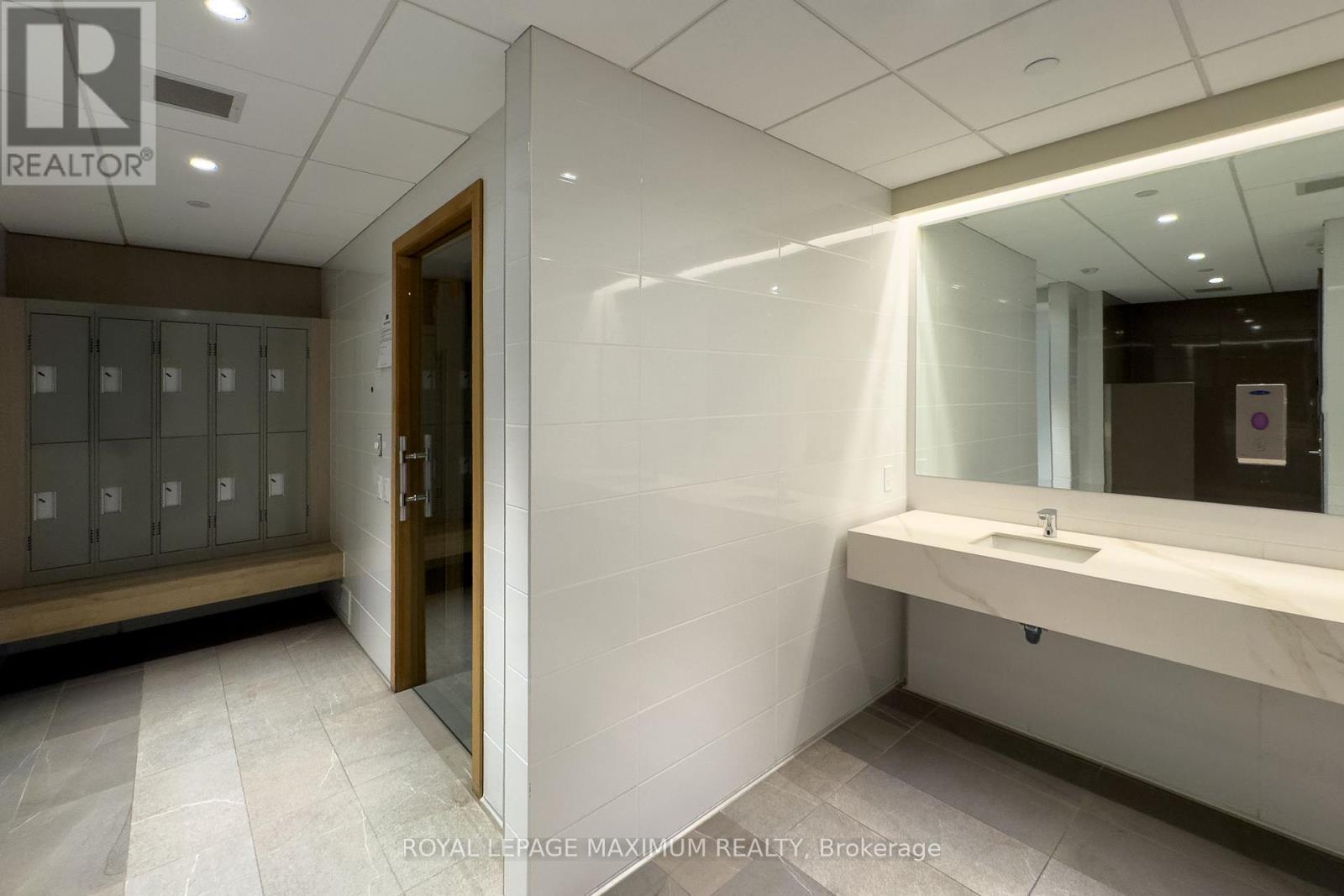 












1713 - 50 POWER STREET

,
Toronto,




Ontario
M5A0V3


