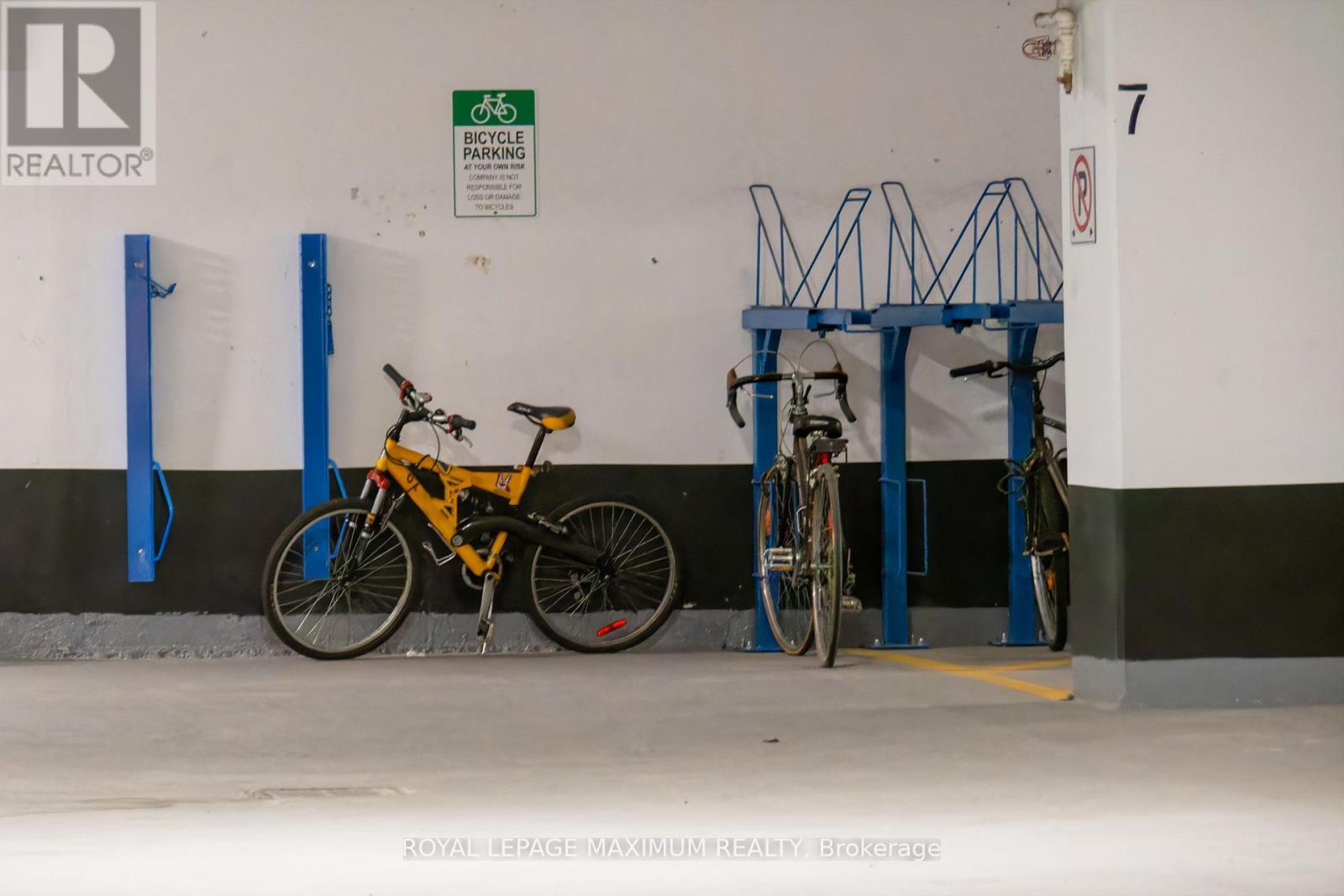 












1713 - 50 POWER STREET

,
Toronto,




Ontario
M5A0V3

