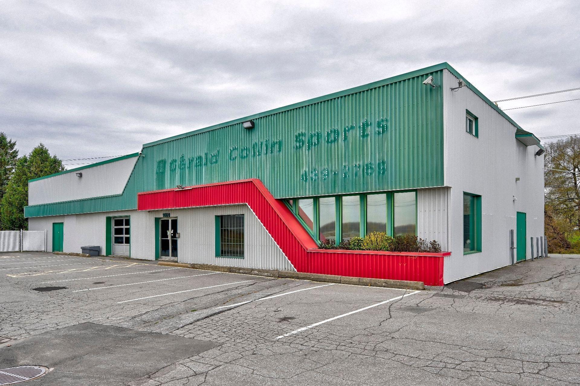 









1664


Route 335

,
Saint-Lin/Laurentides,




QC
J5M1Y2

