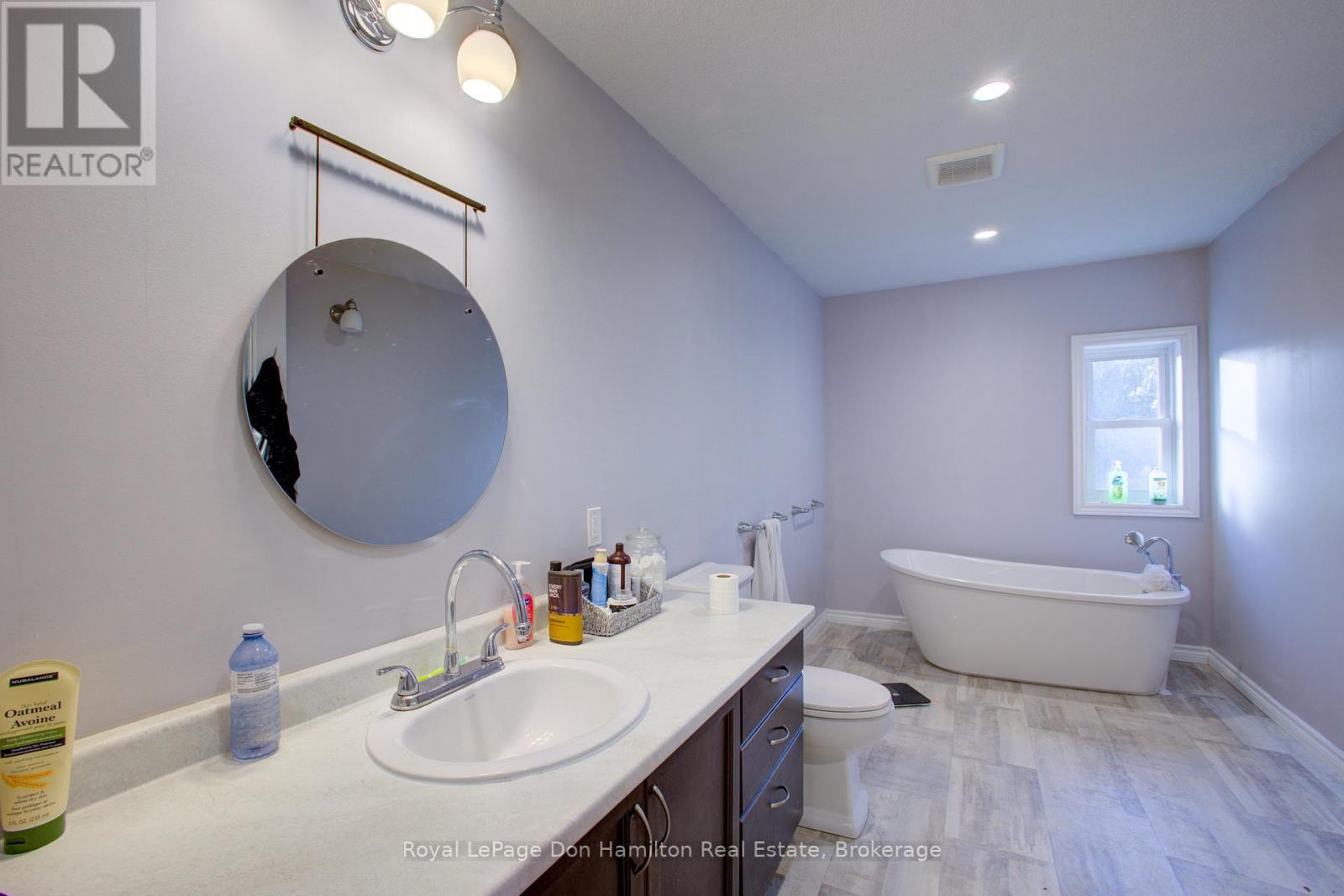 












31 PELLISTER STREET W

,
Minto,




Ontario
N0G1Z0

