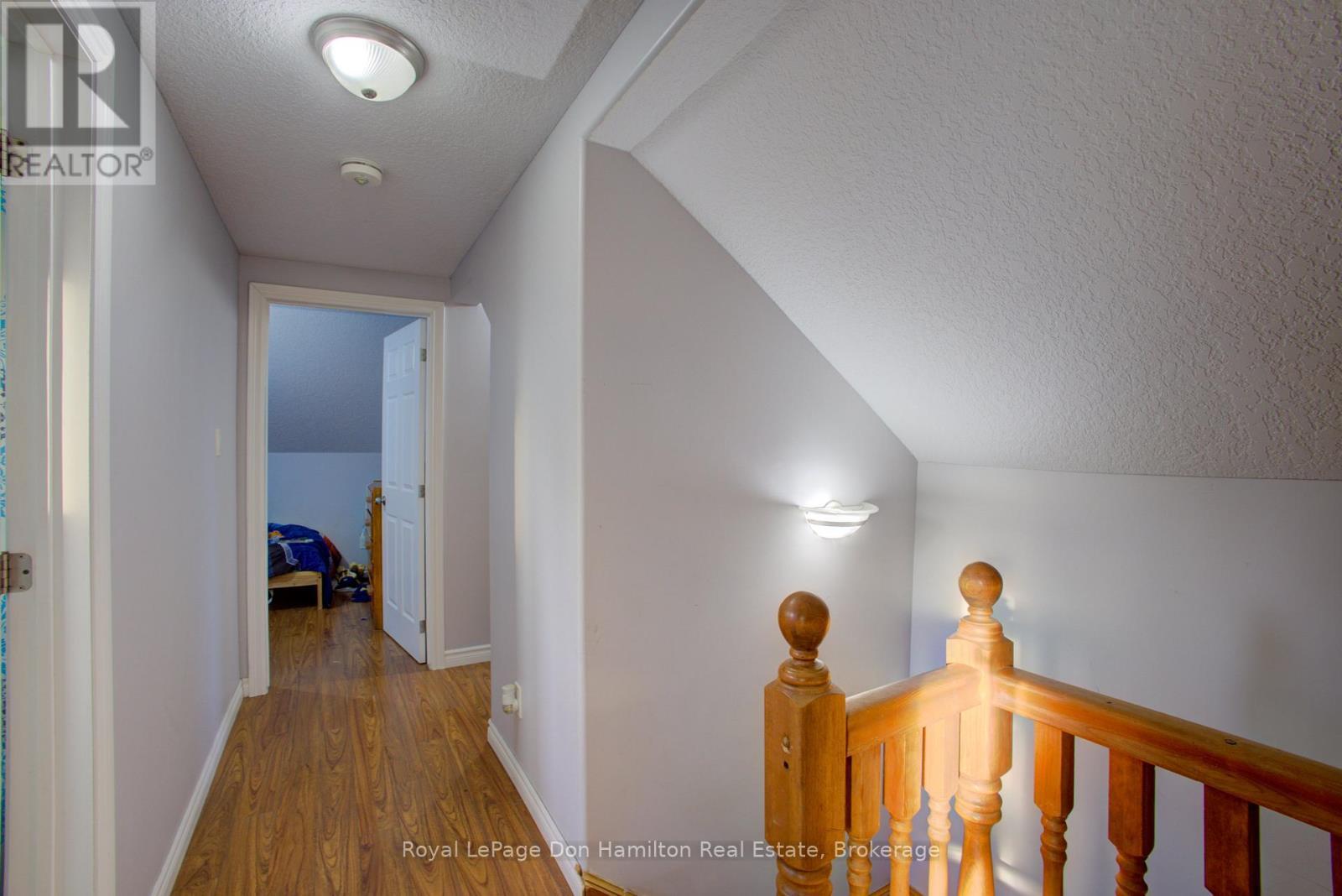 












31 PELLISTER STREET W

,
Minto,




Ontario
N0G1Z0

