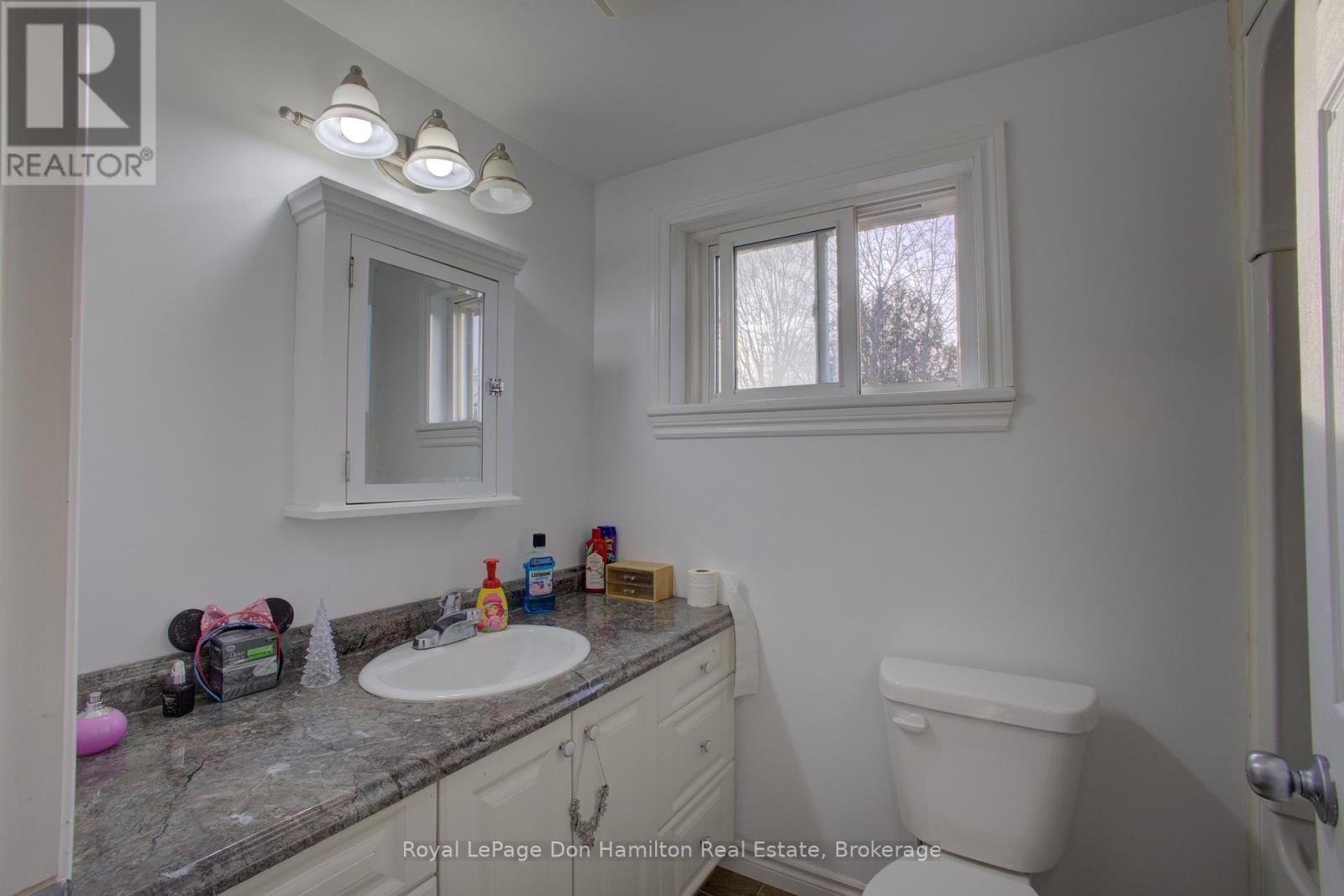 












31 PELLISTER STREET W

,
Minto,




Ontario
N0G1Z0


