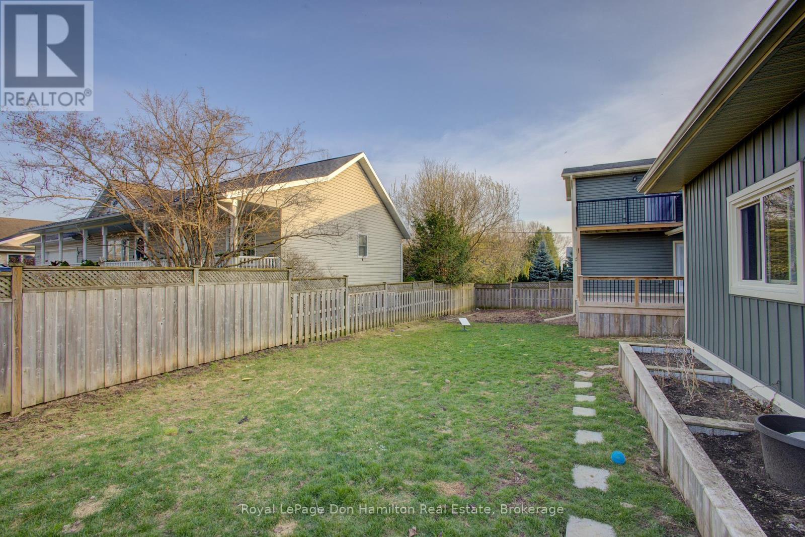 












31 PELLISTER STREET W

,
Minto,




Ontario
N0G1Z0


