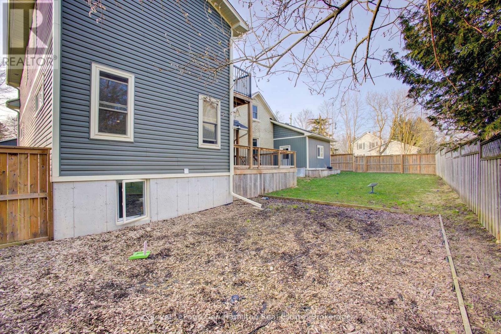 












31 PELLISTER STREET W

,
Minto,




Ontario
N0G1Z0

