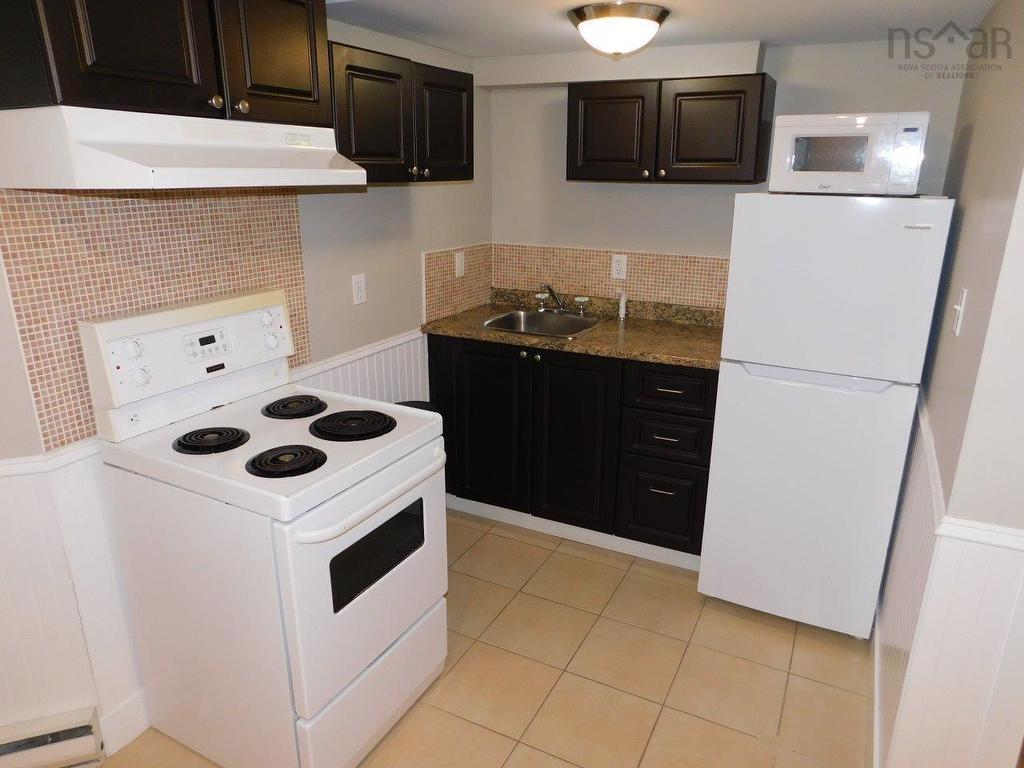 












5271 Harvey Street

,
Halifax Peninsula,




NS
B3J 1A8


