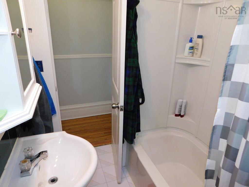 












5271 Harvey Street

,
Halifax Peninsula,




NS
B3J 1A8

