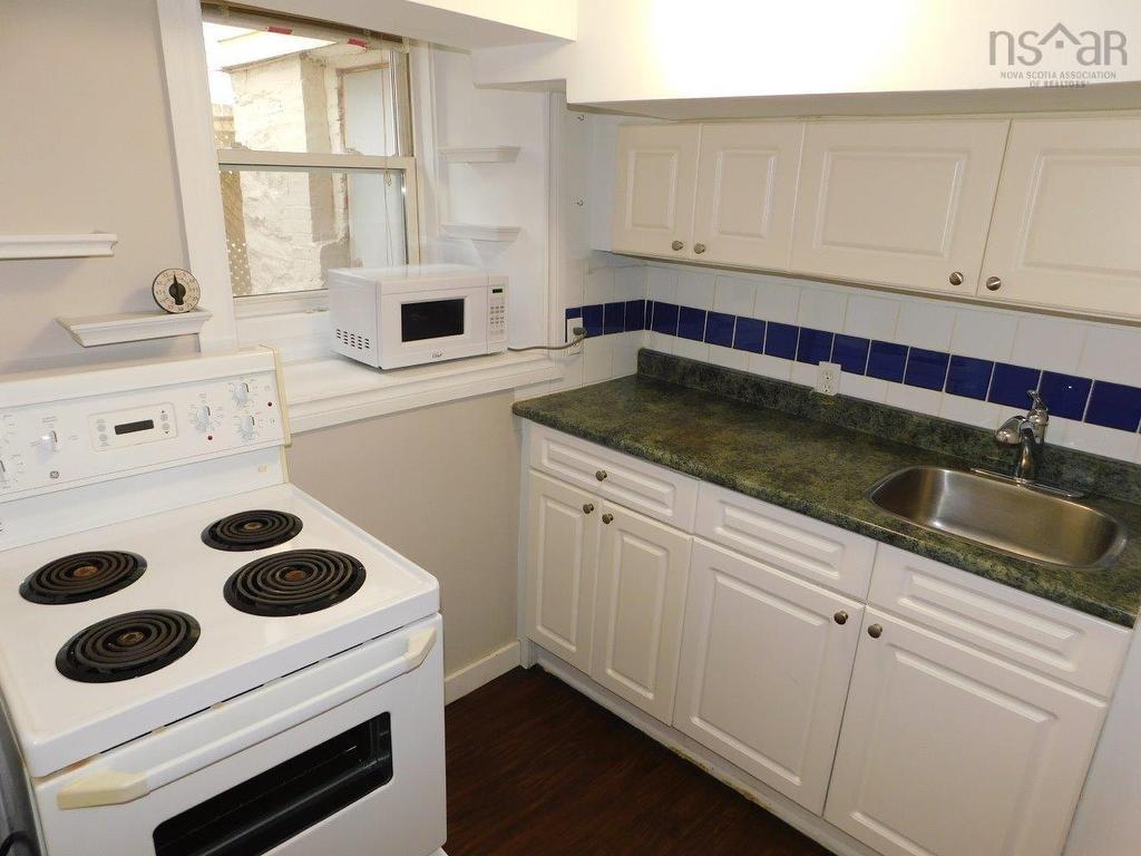 












5271 Harvey Street

,
Halifax Peninsula,




NS
B3J 1A8

