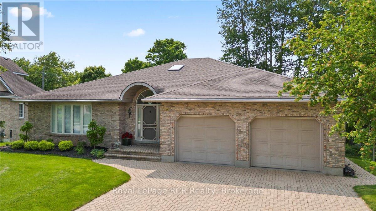 












284 2ND AVENUE

,
Hanover,




Ontario
N4N3S1

