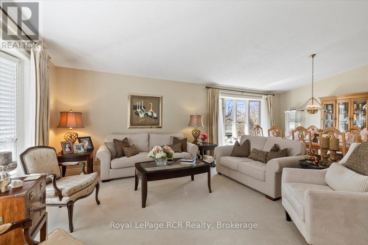 












284 2ND AVENUE

,
Hanover,




Ontario
N4N3S1


