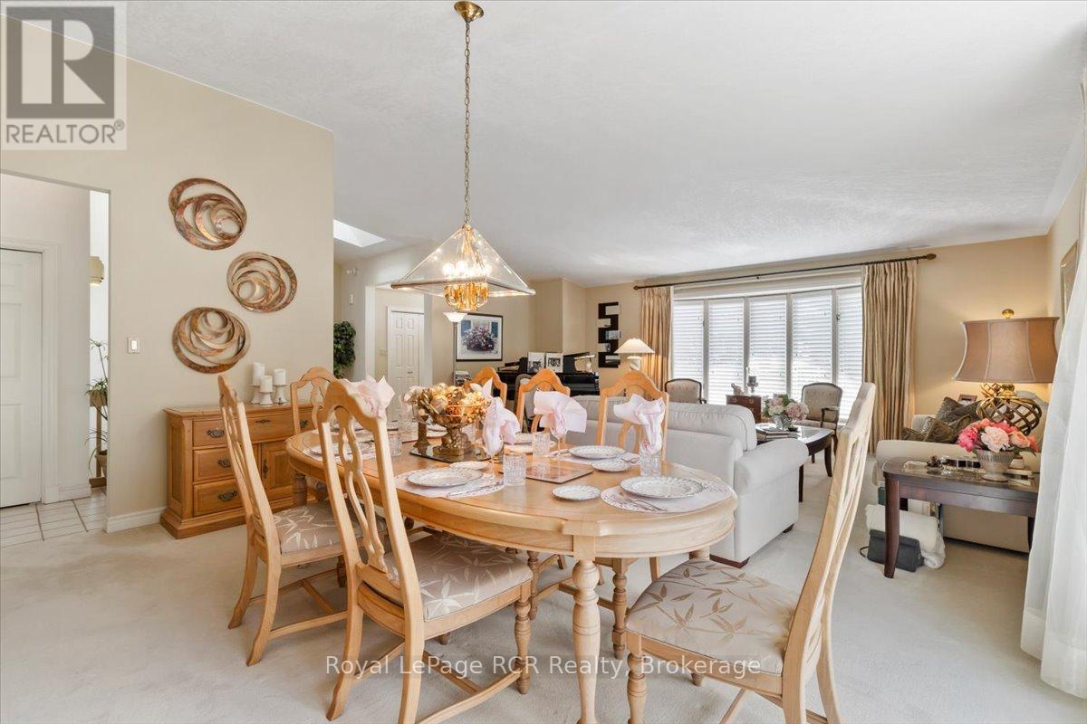 












284 2ND AVENUE

,
Hanover,




Ontario
N4N3S1

