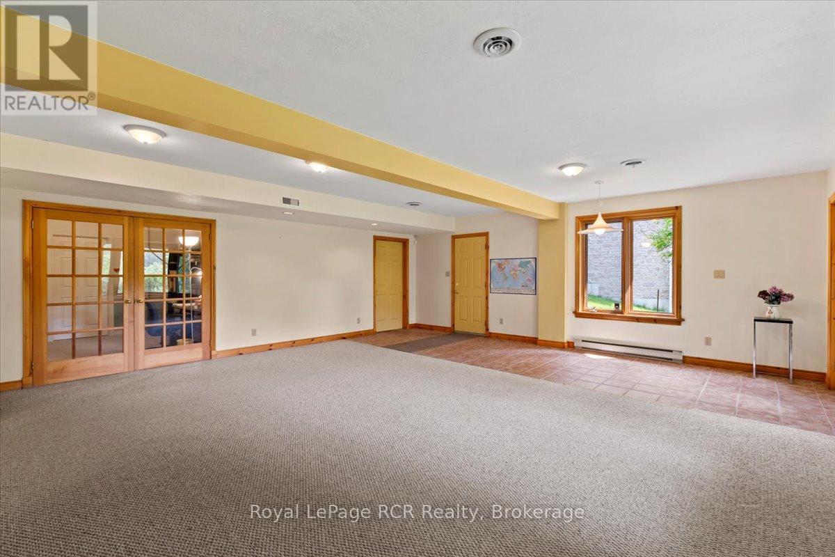 












284 2ND AVENUE

,
Hanover,




Ontario
N4N3S1

