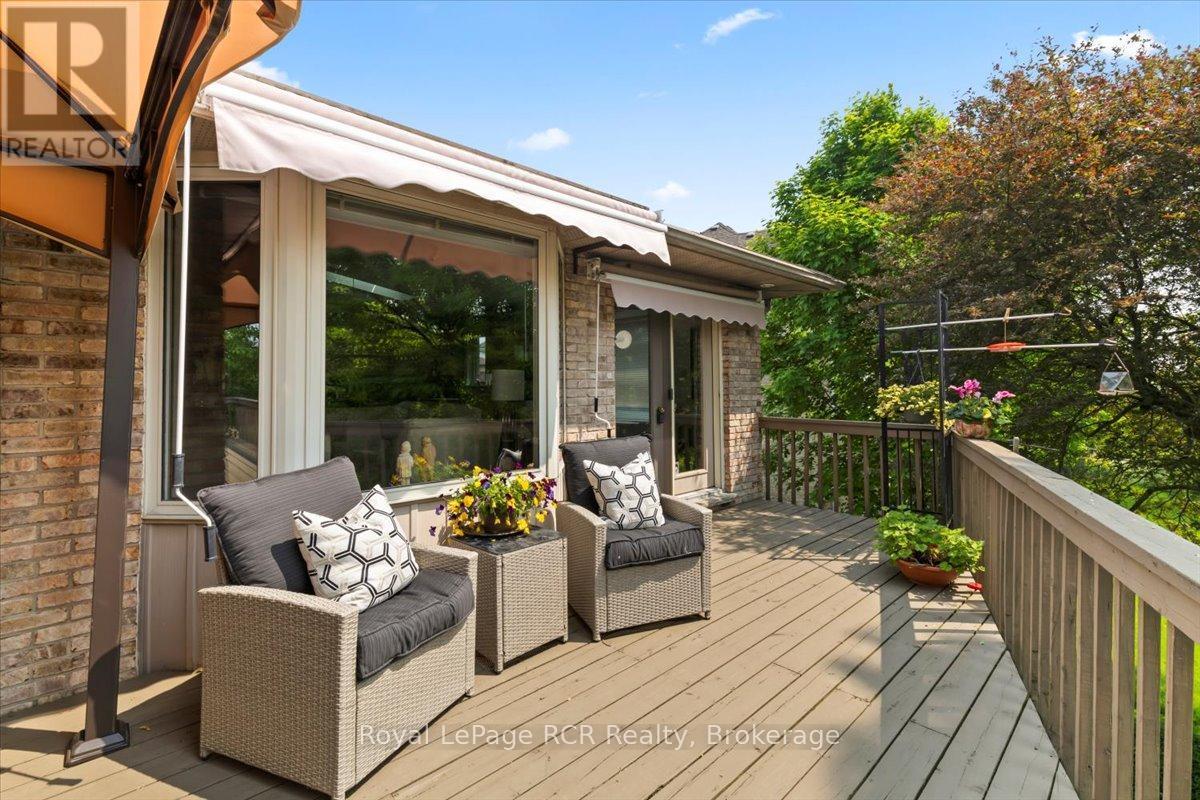 












284 2ND AVENUE

,
Hanover,




Ontario
N4N3S1

