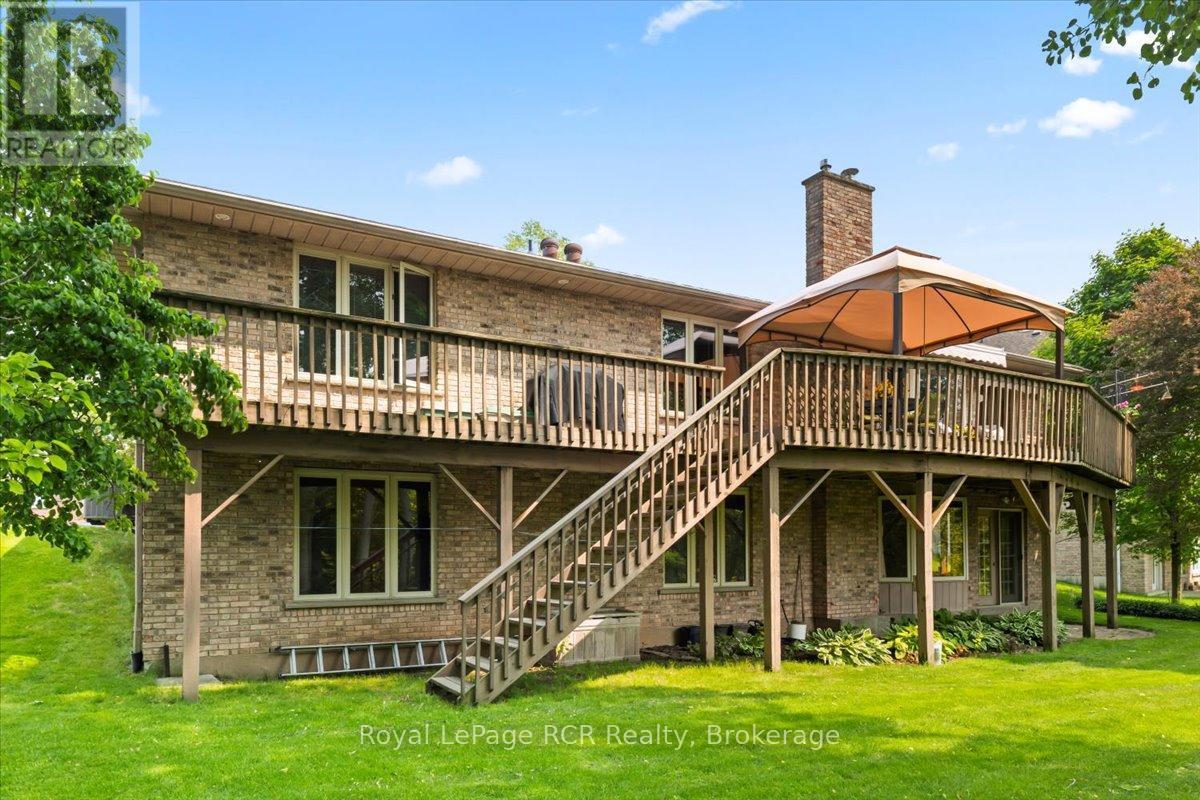 












284 2ND AVENUE

,
Hanover,




Ontario
N4N3S1

