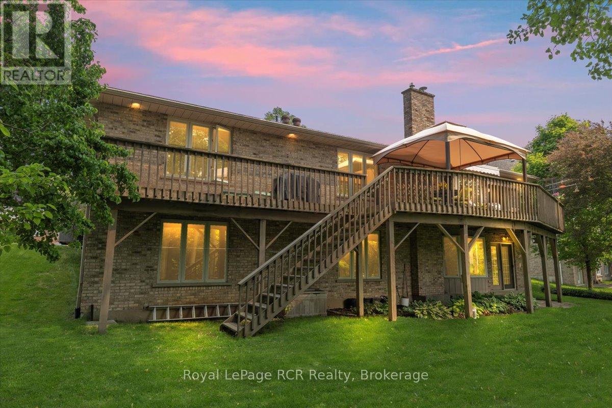 












284 2ND AVENUE

,
Hanover,




Ontario
N4N3S1

