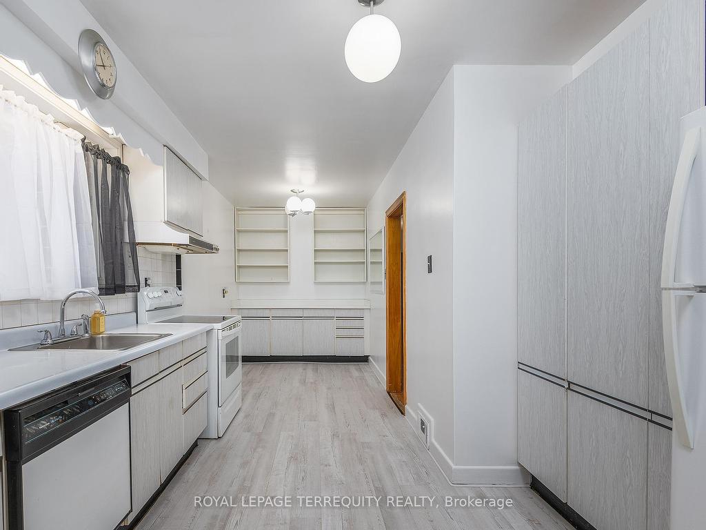 









80


Glenaden

Avenue East,
Toronto,




ON
M8Y 2L3

