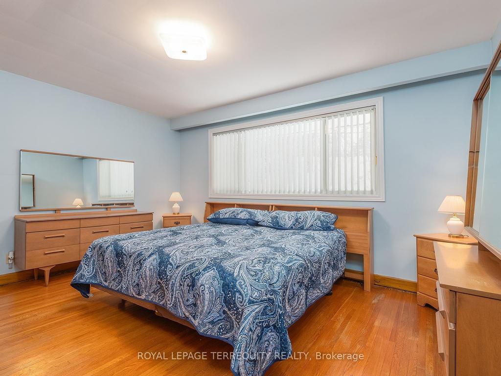 









80


Glenaden

Avenue East,
Toronto,




ON
M8Y 2L3

