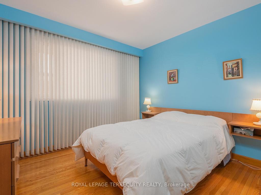 









80


Glenaden

Avenue East,
Toronto,




ON
M8Y 2L3

