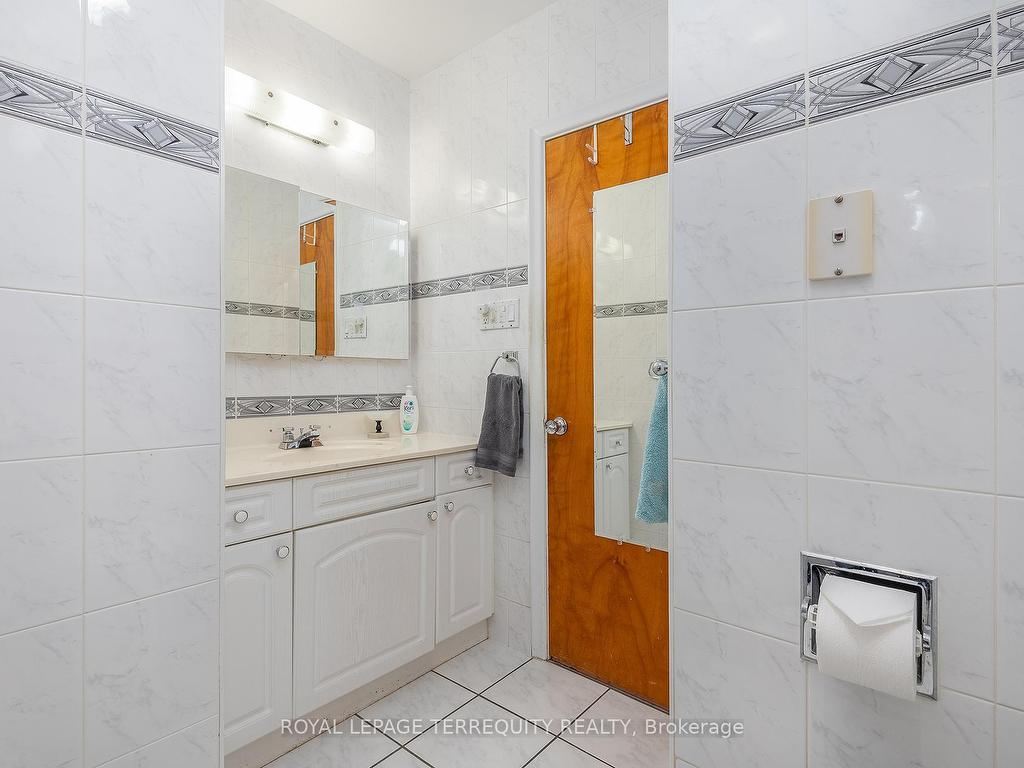 









80


Glenaden

Avenue East,
Toronto,




ON
M8Y 2L3

