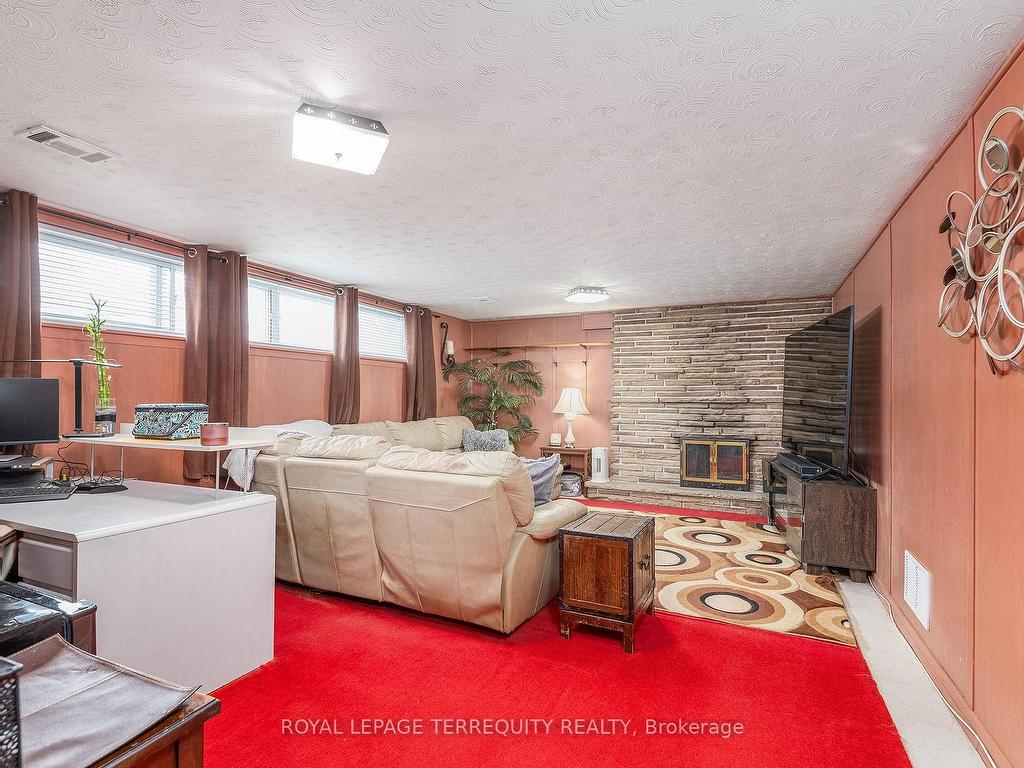 









80


Glenaden

Avenue East,
Toronto,




ON
M8Y 2L3

