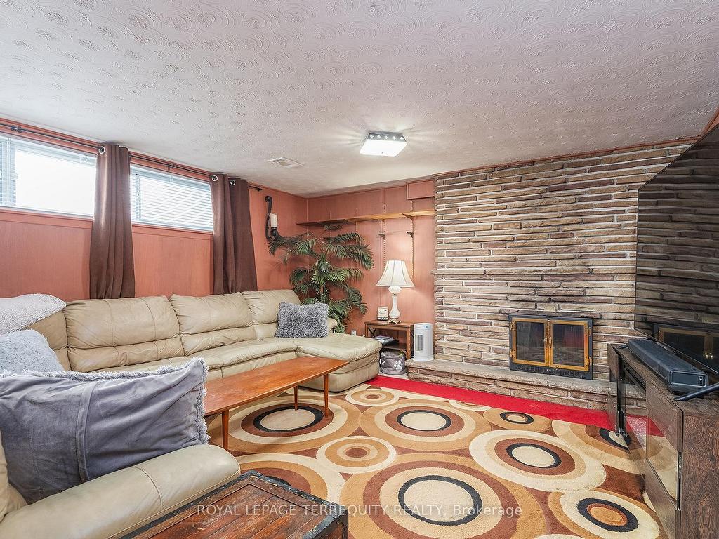 









80


Glenaden

Avenue East,
Toronto,




ON
M8Y 2L3


