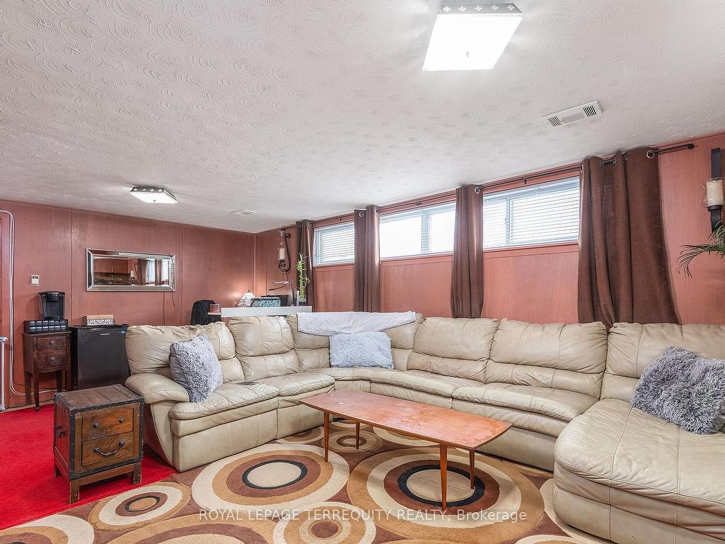 









80


Glenaden

Avenue East,
Toronto,




ON
M8Y 2L3

