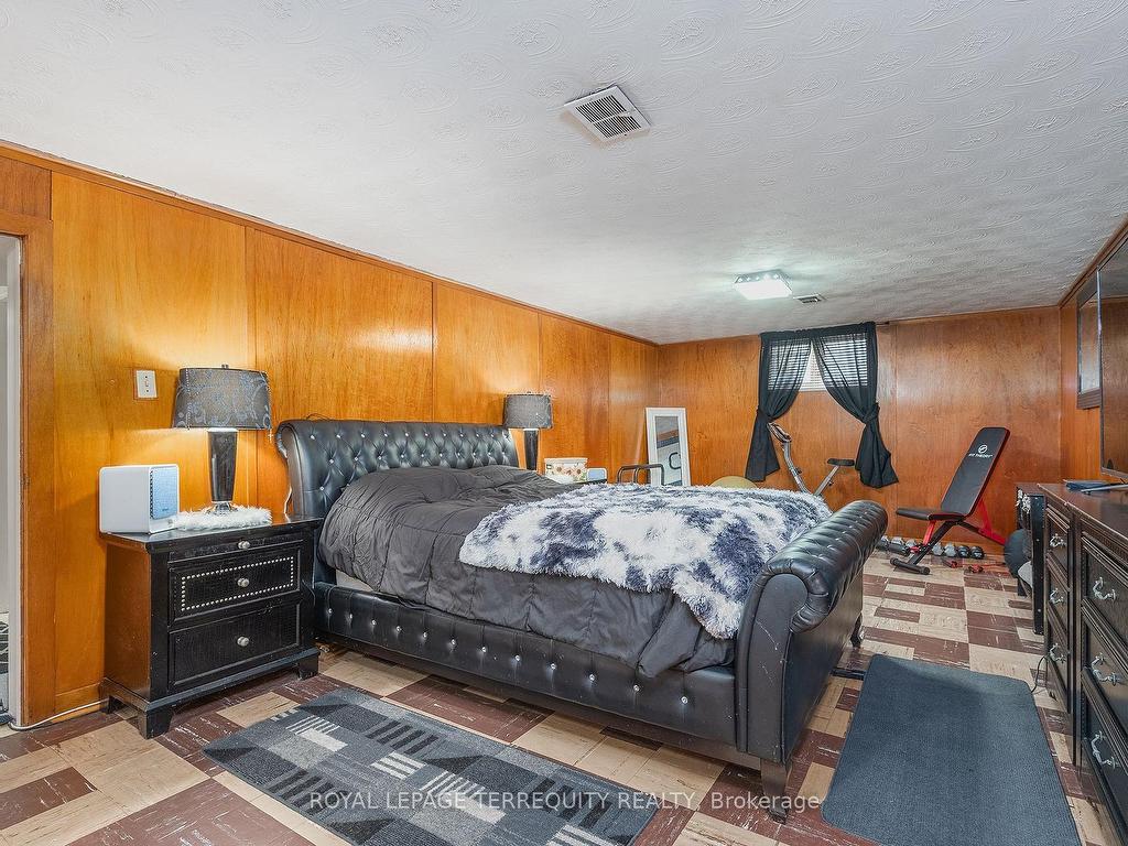 









80


Glenaden

Avenue East,
Toronto,




ON
M8Y 2L3

