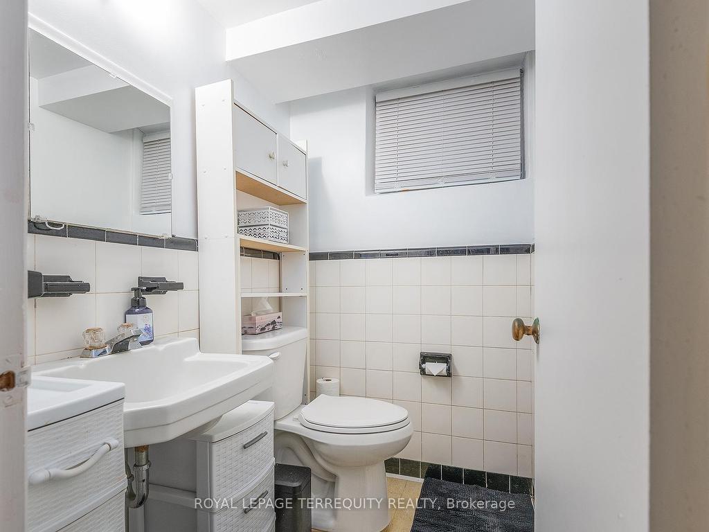 









80


Glenaden

Avenue East,
Toronto,




ON
M8Y 2L3

