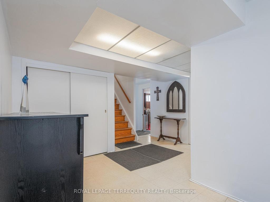 









80


Glenaden

Avenue East,
Toronto,




ON
M8Y 2L3

