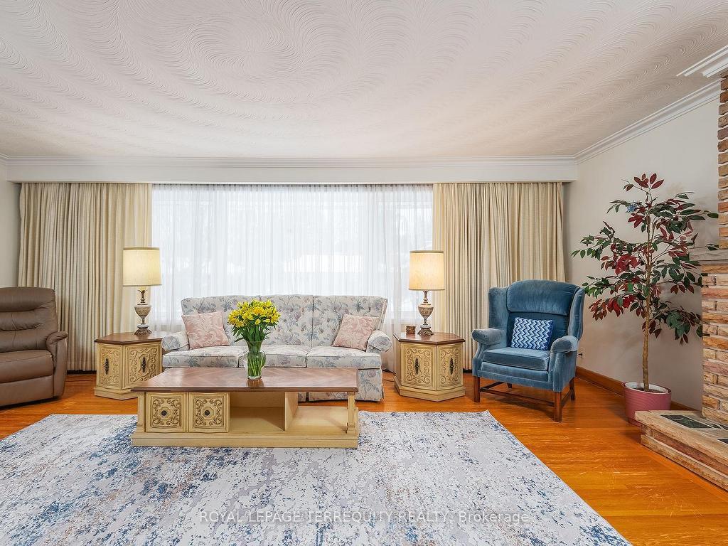 









80


Glenaden

Avenue East,
Toronto,




ON
M8Y 2L3

