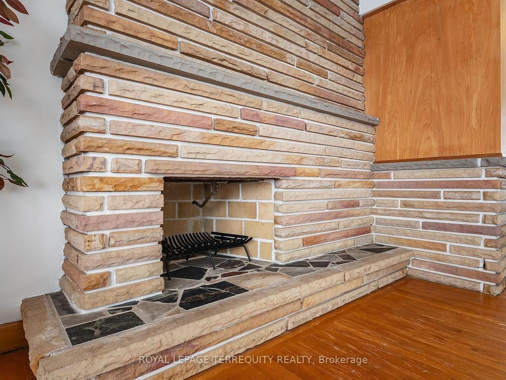 









80


Glenaden

Avenue East,
Toronto,




ON
M8Y 2L3

