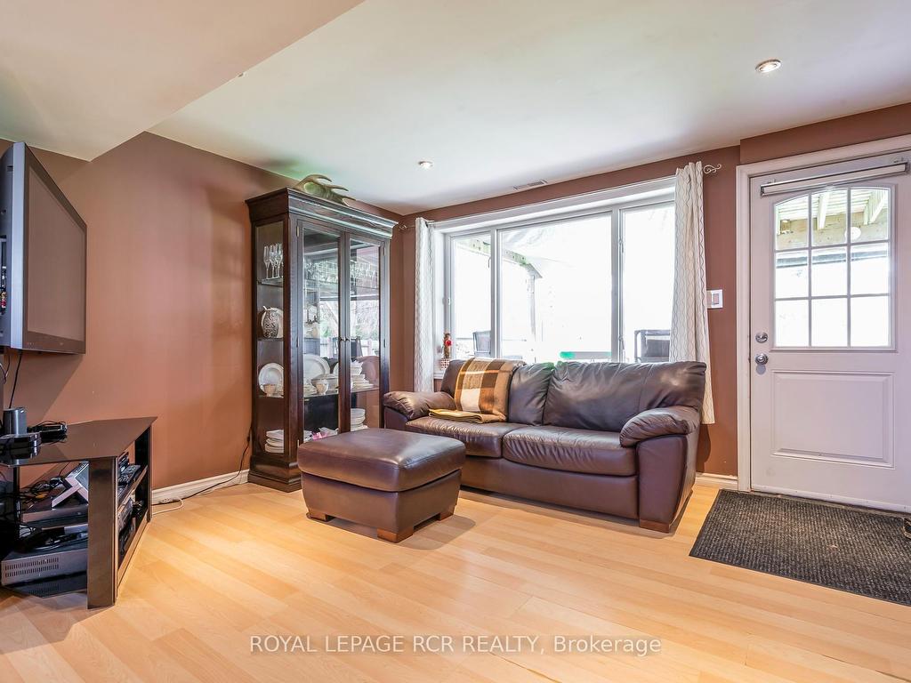 









50


Trafalgar

Road,
Erin,




ON
N0B 1Z0

