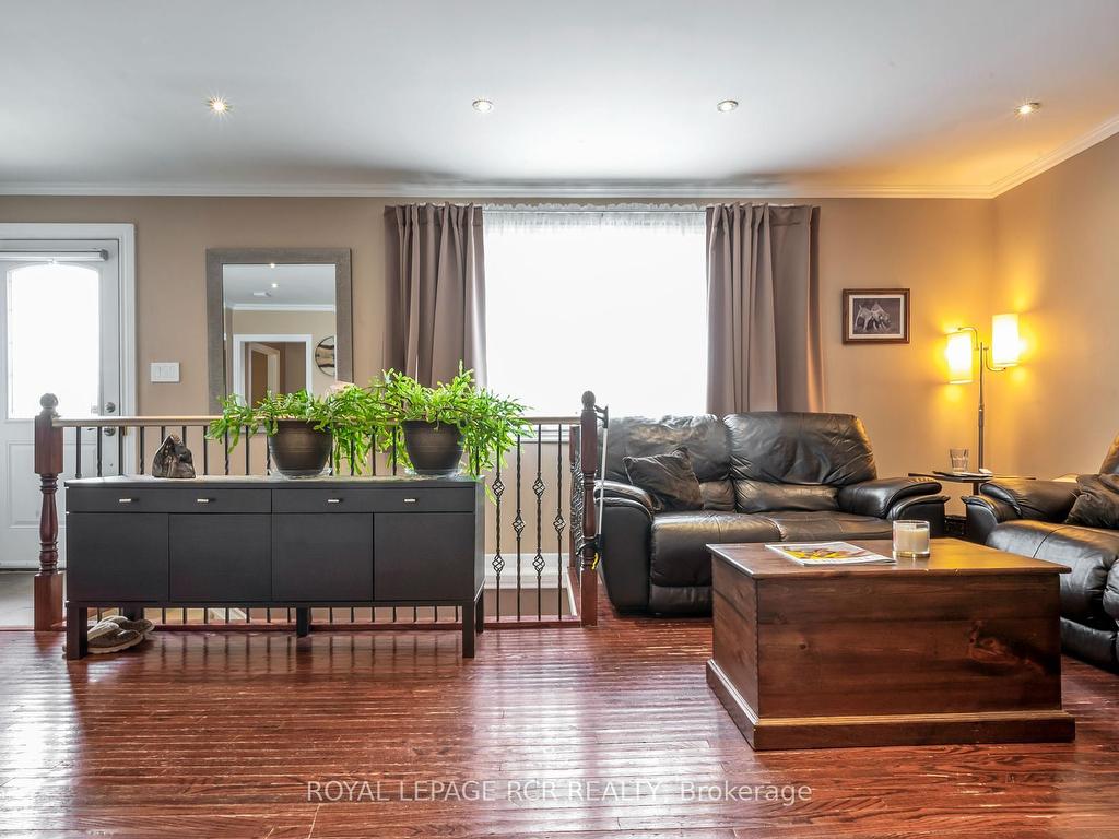 









50


Trafalgar

Road,
Erin,




ON
N0B 1Z0

