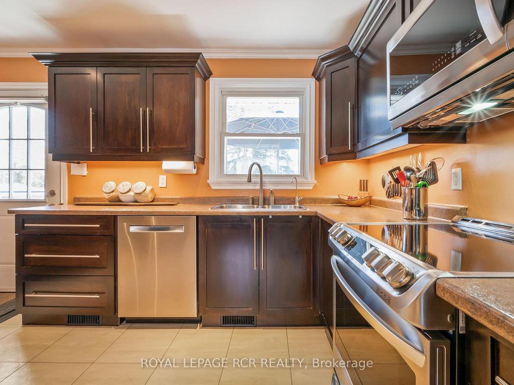 









50


Trafalgar

Road,
Erin,




ON
N0B 1Z0

