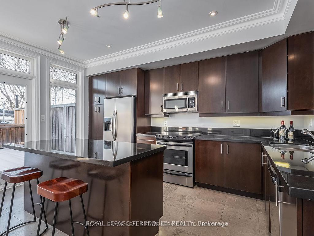 









11


Shires

Lane,
Toronto,




ON
M8Z 6C9


