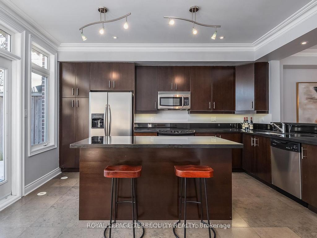 









11


Shires

Lane,
Toronto,




ON
M8Z 6C9

