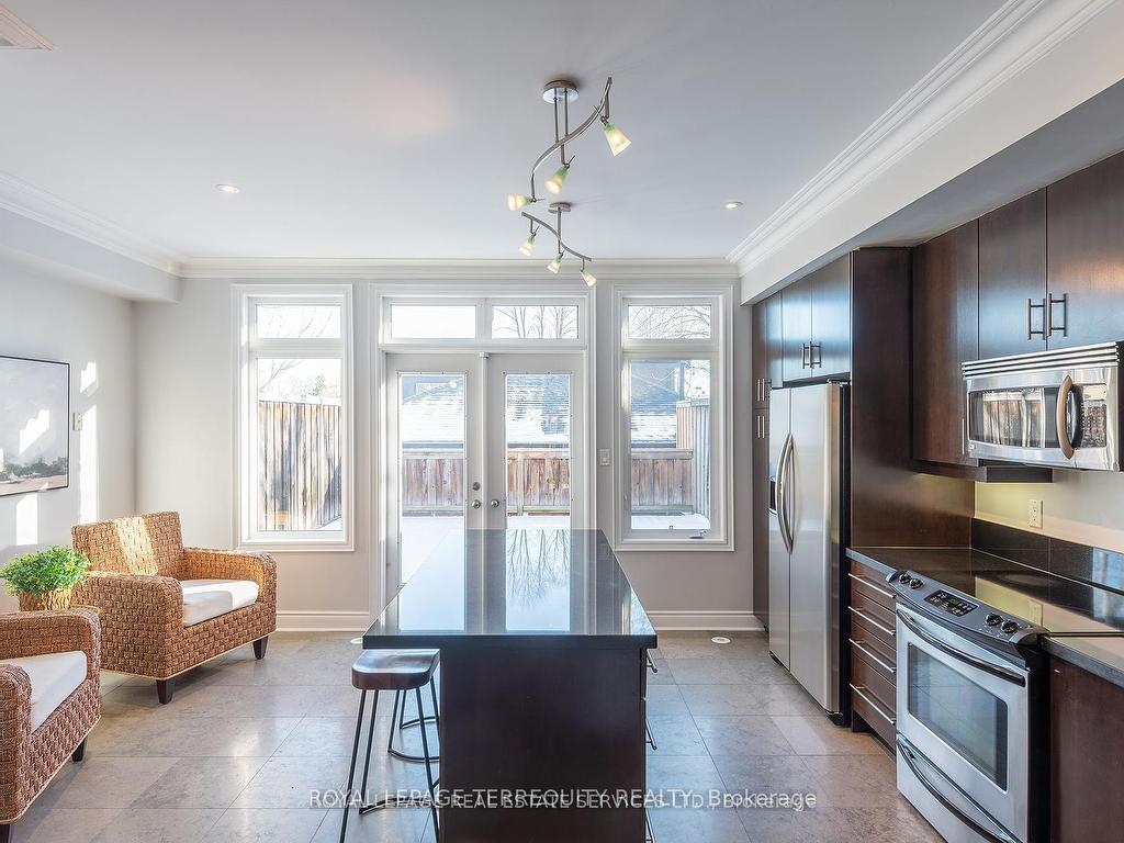 









11


Shires

Lane,
Toronto,




ON
M8Z 6C9

