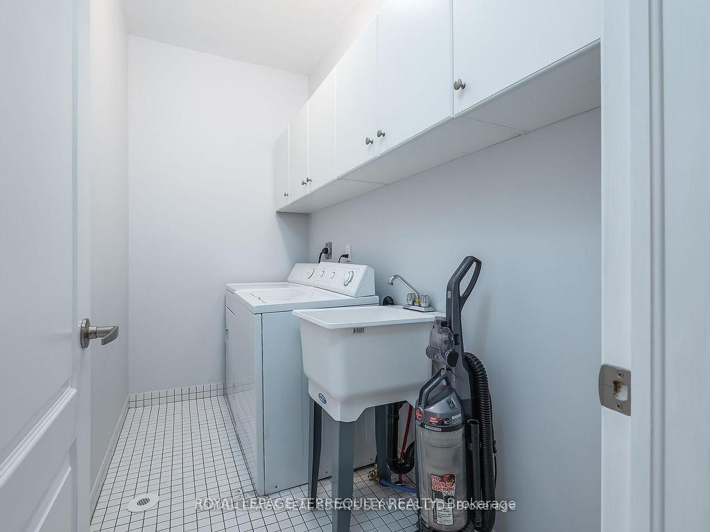









11


Shires

Lane,
Toronto,




ON
M8Z 6C9

