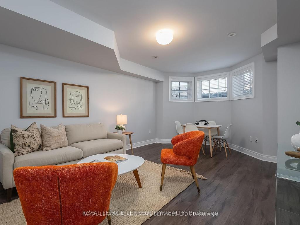 









11


Shires

Lane,
Toronto,




ON
M8Z 6C9

