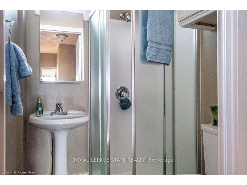









136


Dundurn

Street North,
Hamilton,




ON
L8R 3E8

